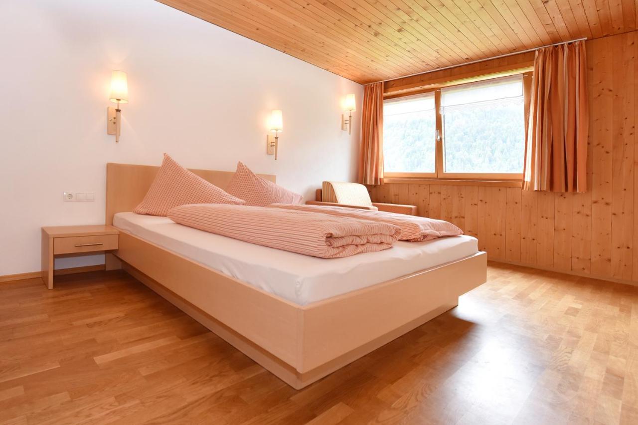 Bed and Breakfast Panoramahof Eggele Schoppernau Exterior foto
