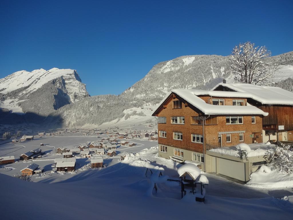 Bed and Breakfast Panoramahof Eggele Schoppernau Exterior foto