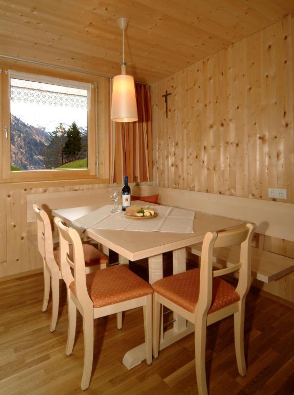 Bed and Breakfast Panoramahof Eggele Schoppernau Habitación foto